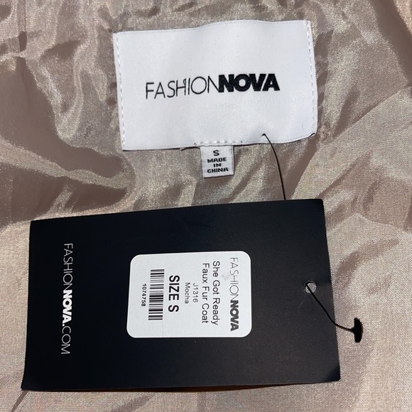 New with tag. Fashion Nova faux fur Jacket Coat. Size Small. - Picture 6 of 9